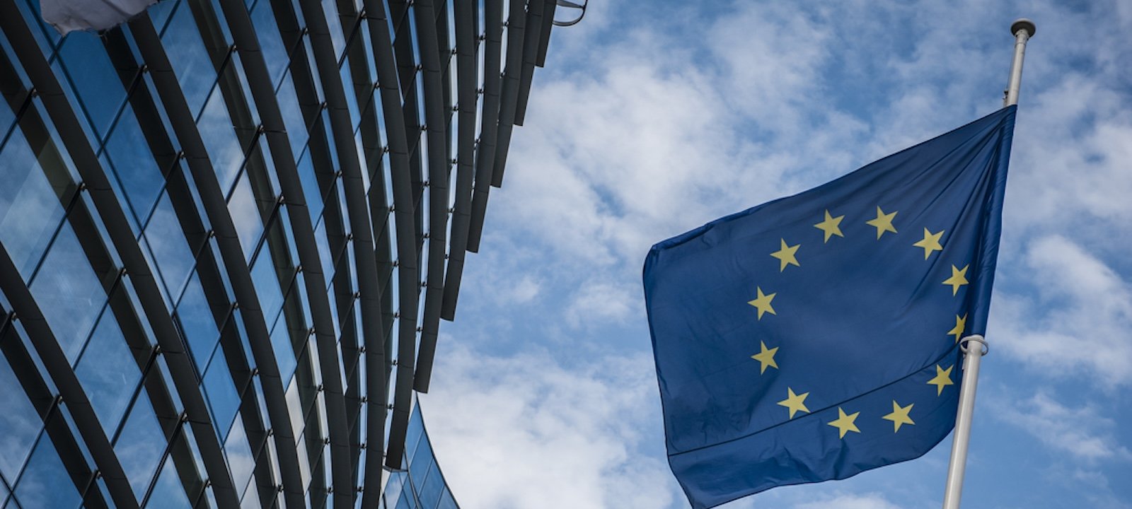 Apple negocia acordo final com União Europeia para encerrar investigações sobre a App Store - Imagem do artigo