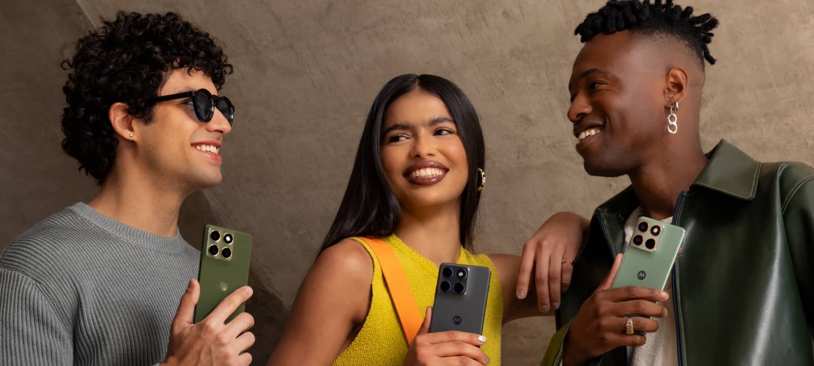 Motorola Edge 70 chega com design ultrafino, proteção IP69 e câmera tripla de 50 MP - Imagem do artigo