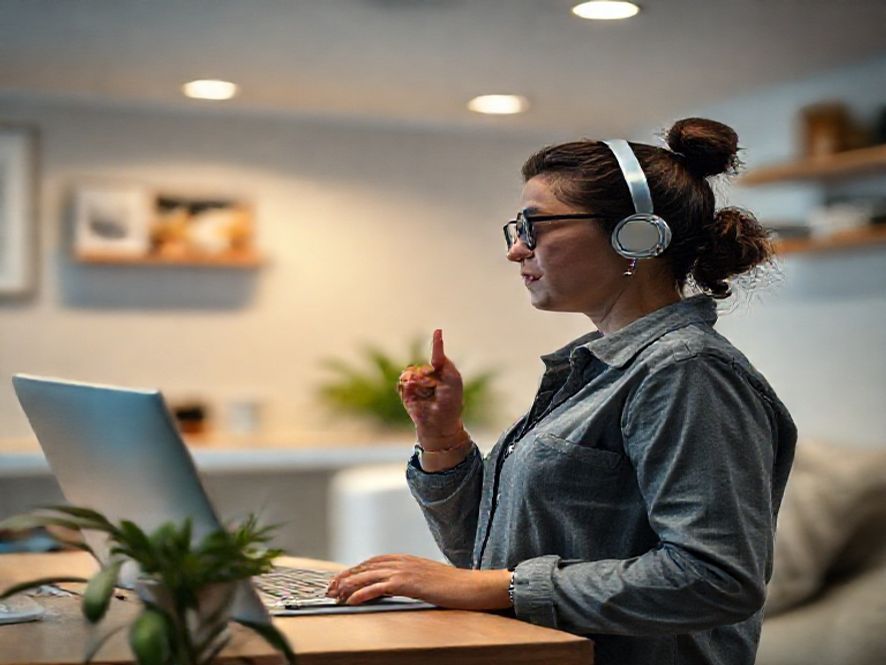 Por que é prático Vale configurar: A Limpeza da Parte Traseira (Condensador) (se acessível)?